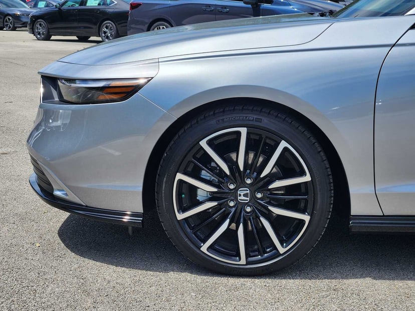 2025 Honda Accord Hybrid - Image 8