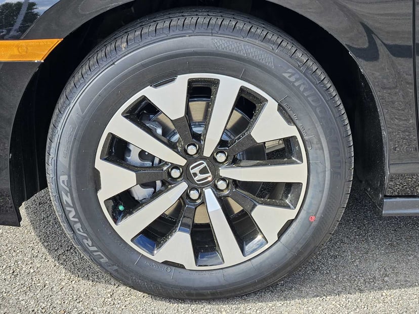 2026 Honda Odyssey - Image 8