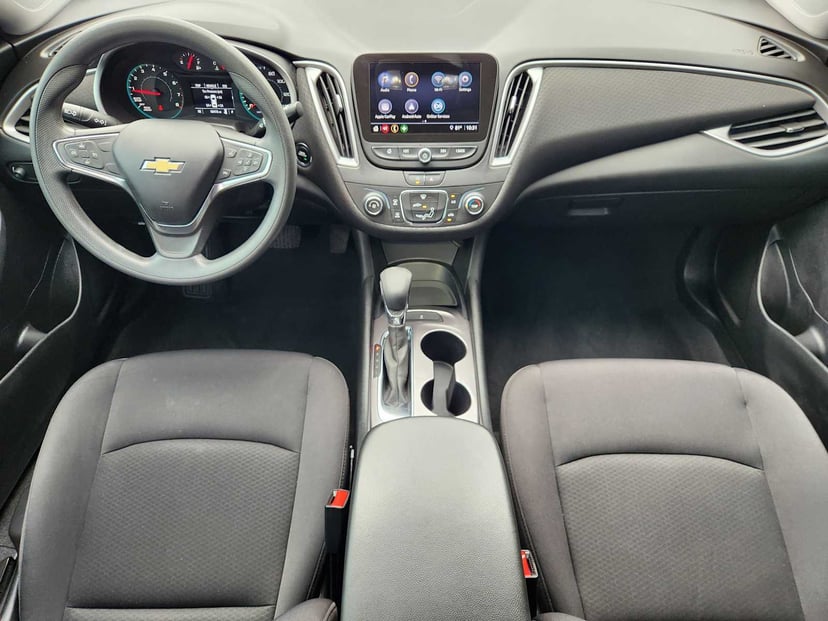 2021 Chevrolet Malibu - Image 25
