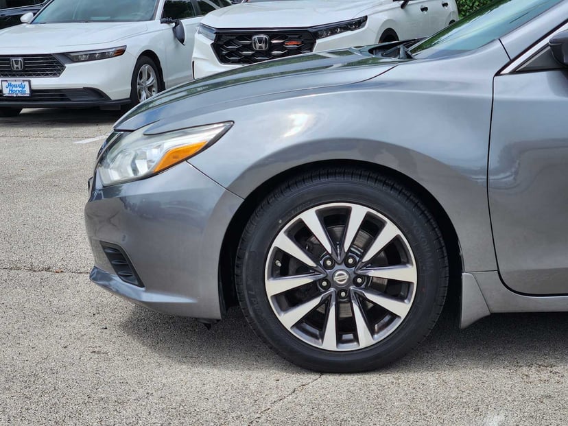 2016 Nissan Altima - Image 8