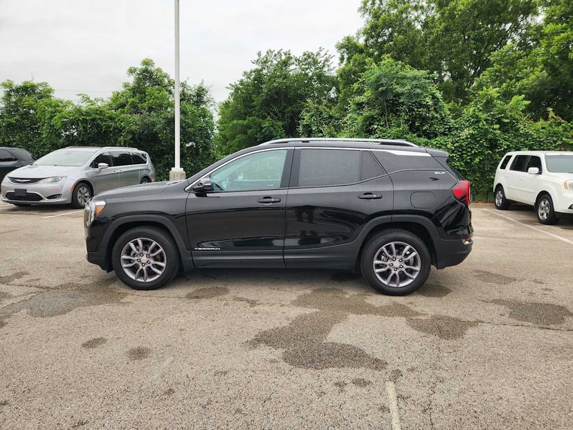 2023 GMC Terrain - Image 4