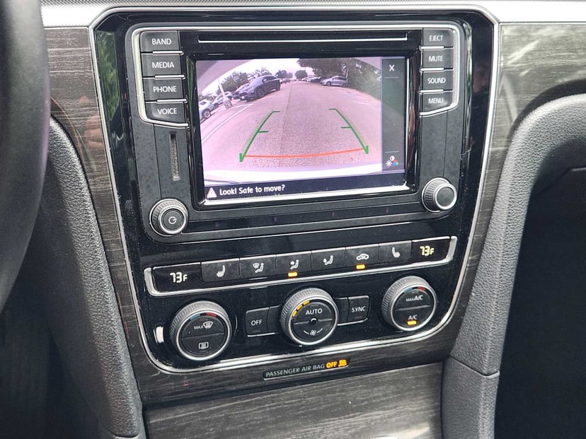 2016 Volkswagen Passat - Image 18
