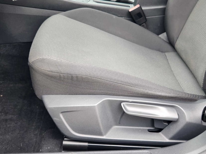 2019 Volkswagen Jetta - Image 24