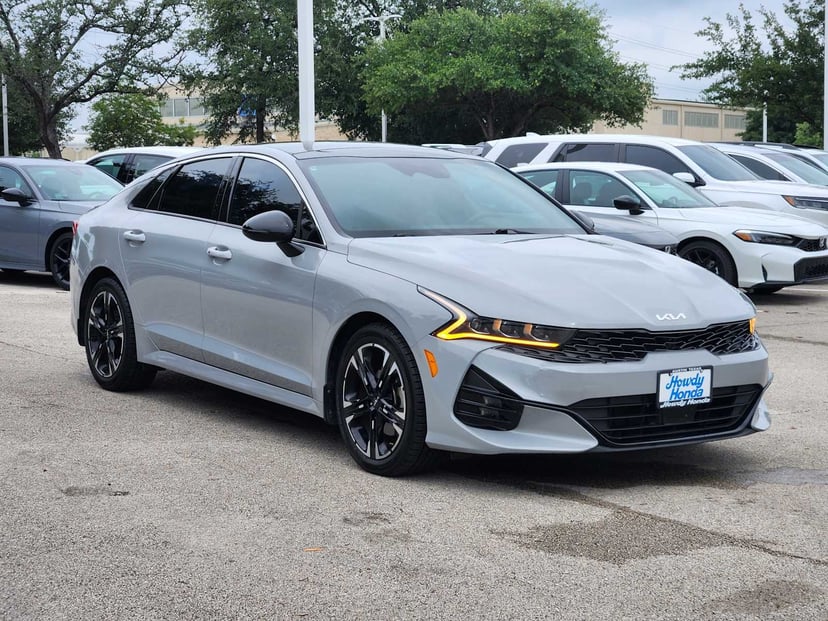 2022 Kia K5 - Image 3