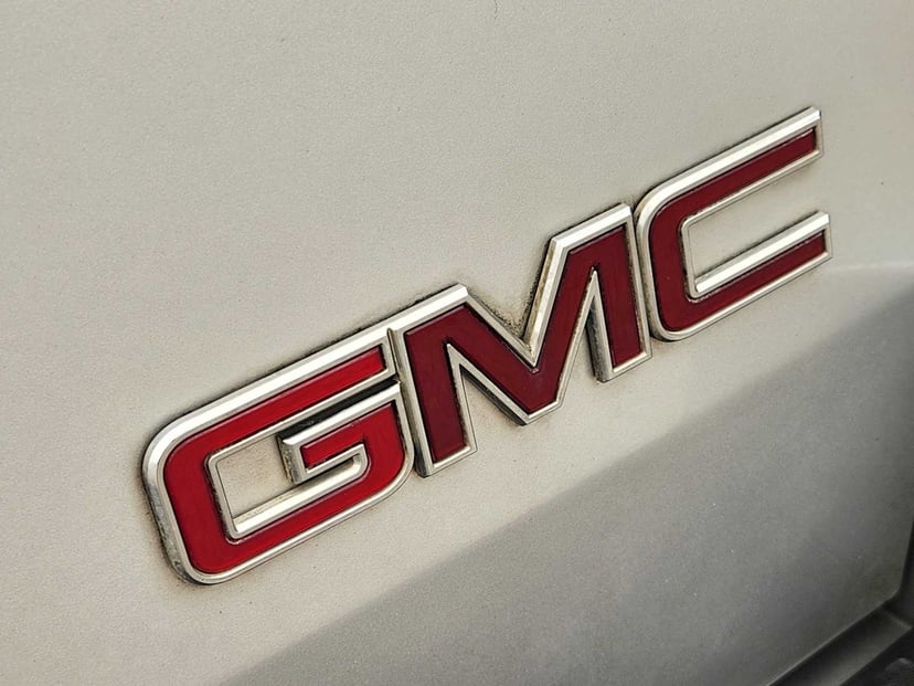 2011 GMC Yukon - Image 11