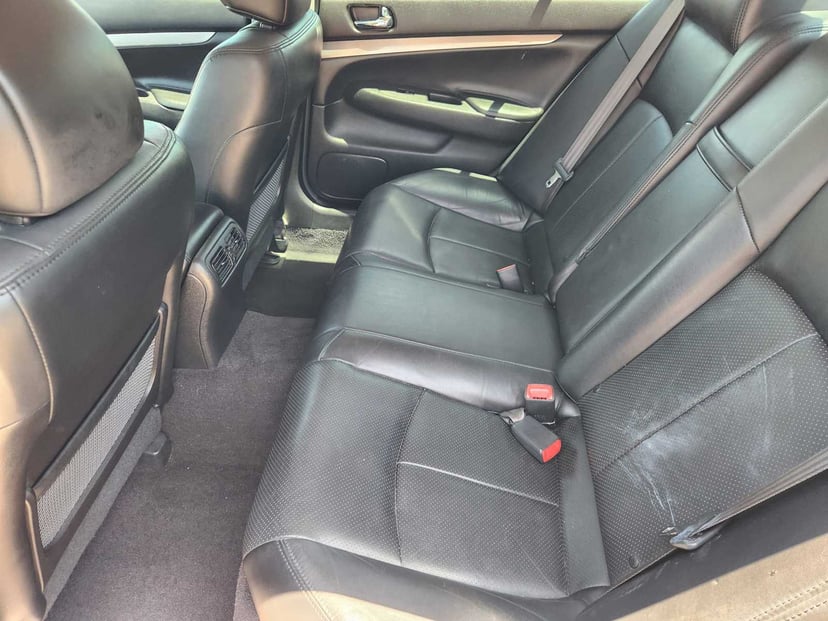 2015 INFINITI Q40 - Image 30