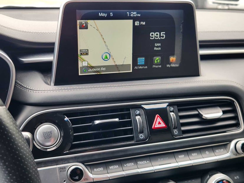 2019 Genesis G70 - Image 17