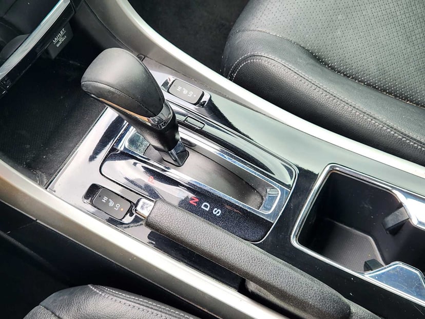 2017 Honda Accord - Image 19