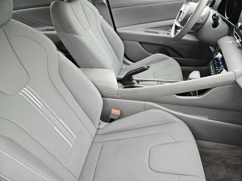 2023 Hyundai Elantra - Image 13