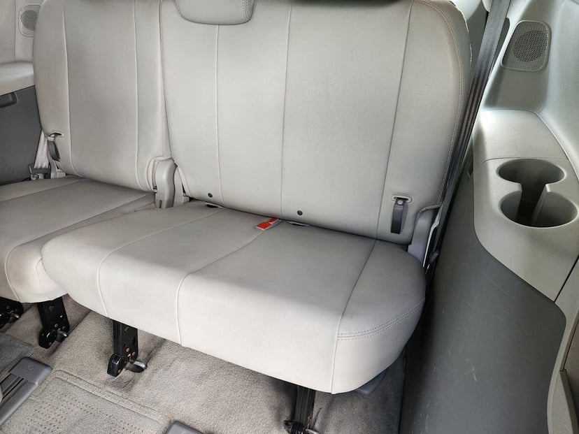 2014 Toyota Sienna - Image 31