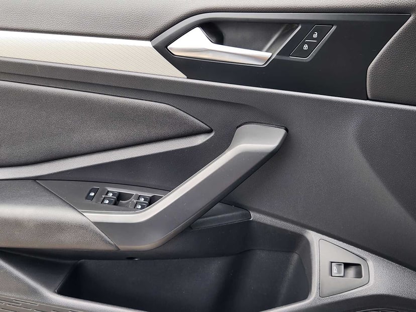 2019 Volkswagen Jetta - Image 23