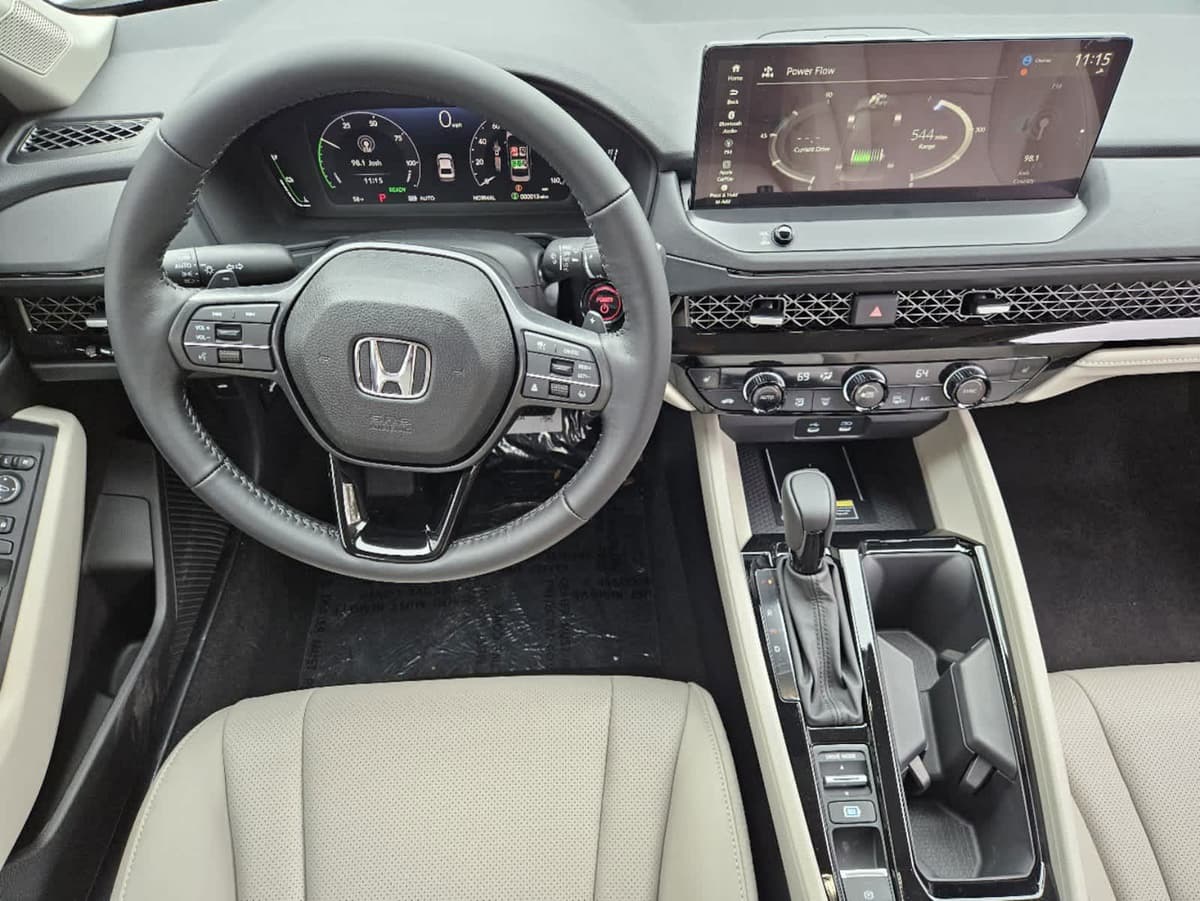 2025 Honda Accord Hybrid - Image 23