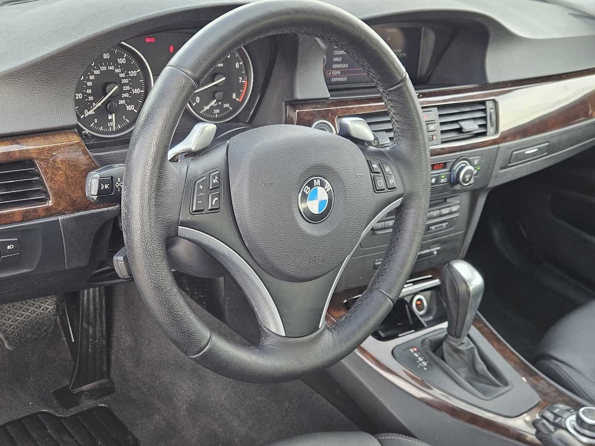 2009 BMW 335i xDrive - Image 2