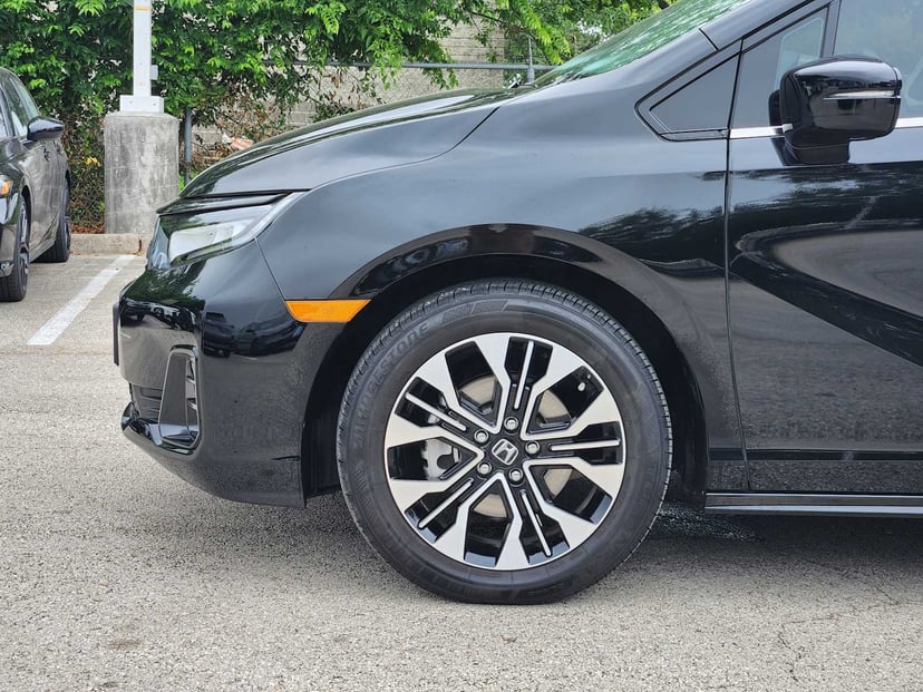 2025 Honda Odyssey - Image 8