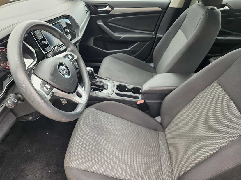 2019 Volkswagen Jetta - Image 13