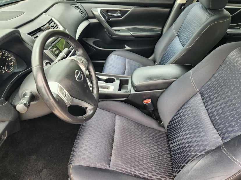2016 Nissan Altima - Image 13