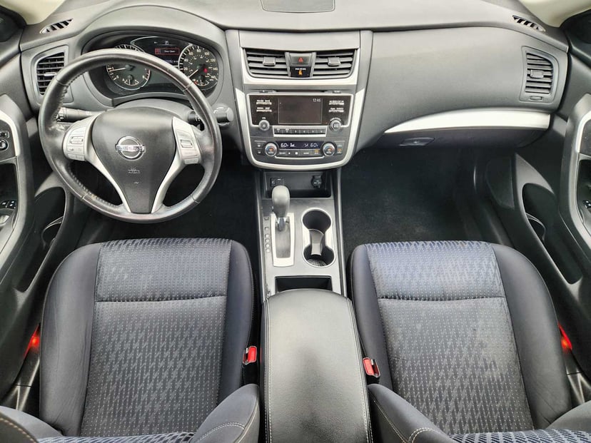 2016 Nissan Altima - Image 25