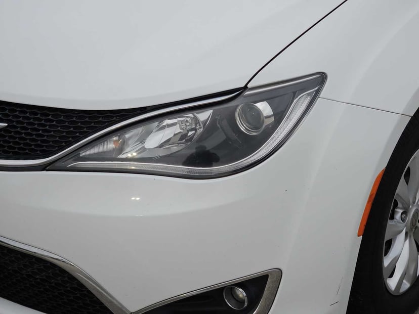 2018 Chrysler Pacifica - Image 7