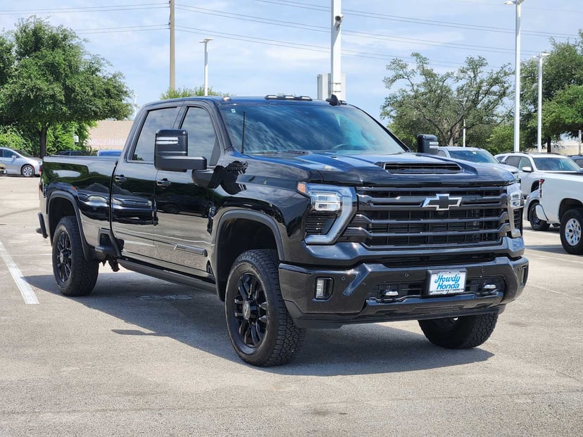 2026 Chevrolet Silverado 3500HD - Image 3