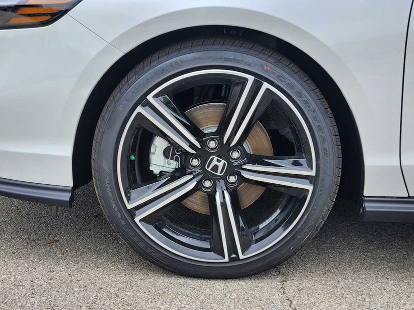 2026 Honda Accord Hybrid - Image 8