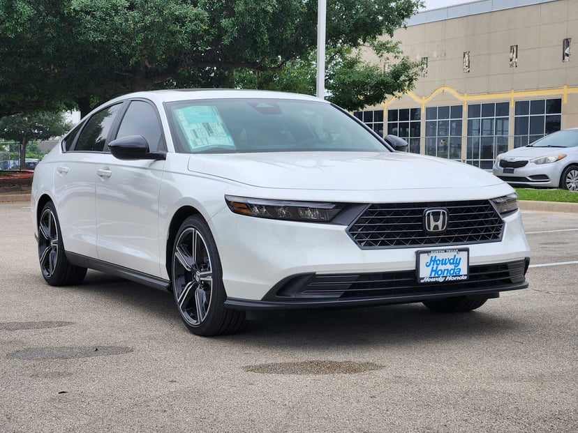 2026 Honda Accord Hybrid - Image 3