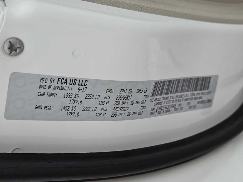 2018 Chrysler Pacifica - Image 30