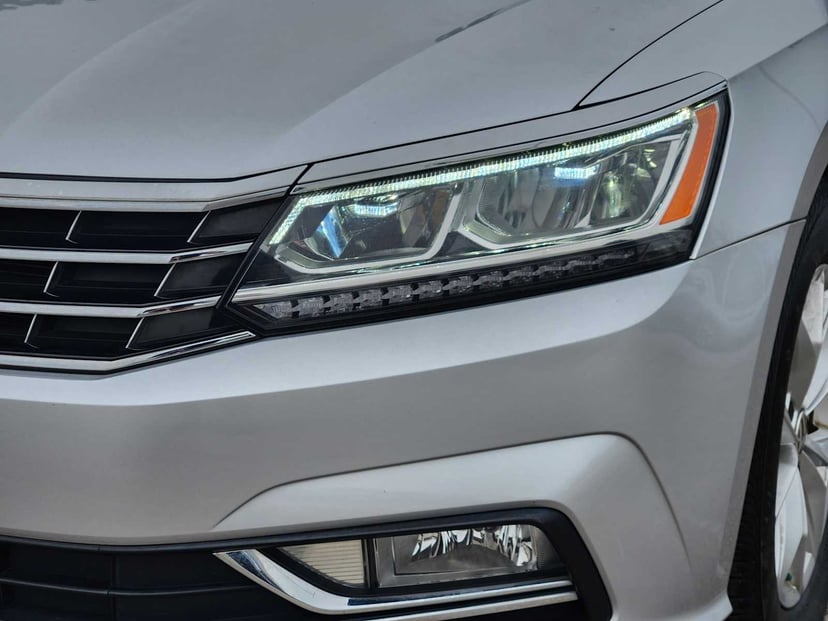 2016 Volkswagen Passat - Image 7