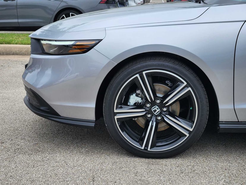 2026 Honda Accord Hybrid - Image 7