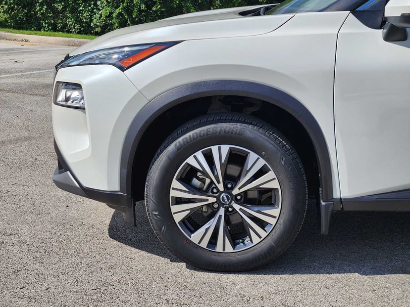 2023 Nissan Rogue - Image 8