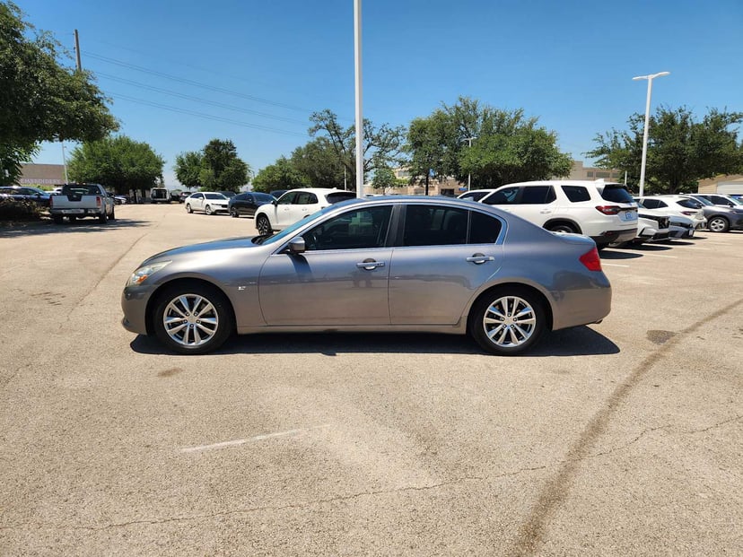 2015 INFINITI Q40 - Image 3