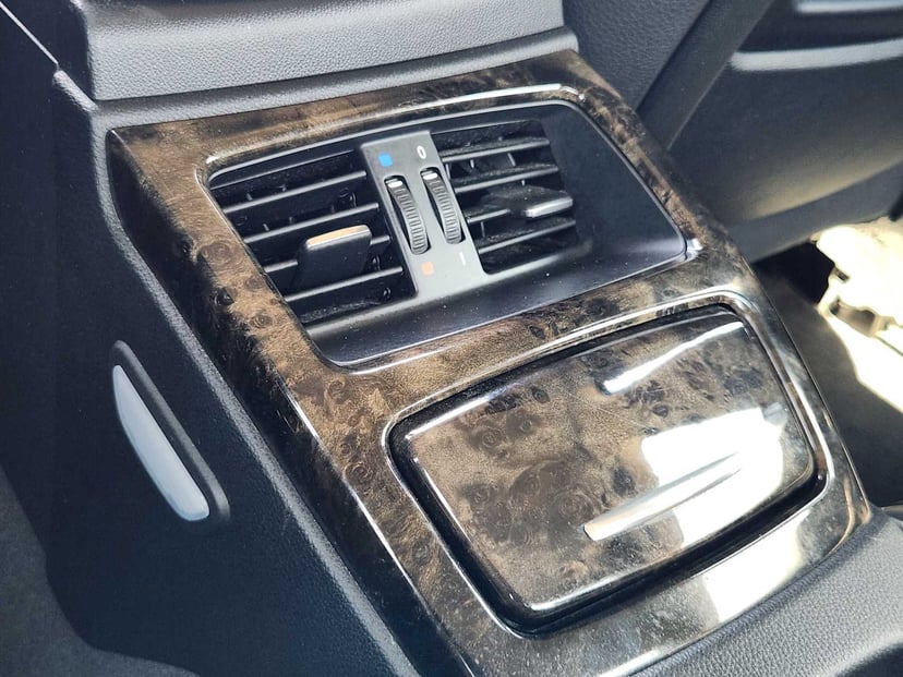 2009 BMW 335i - Image 28