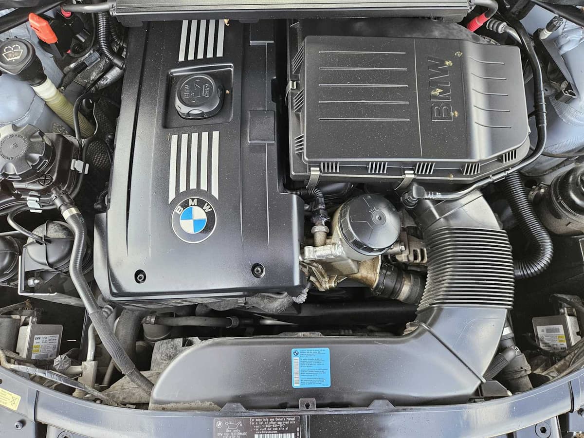 2009 BMW 335i xDrive - Image 29