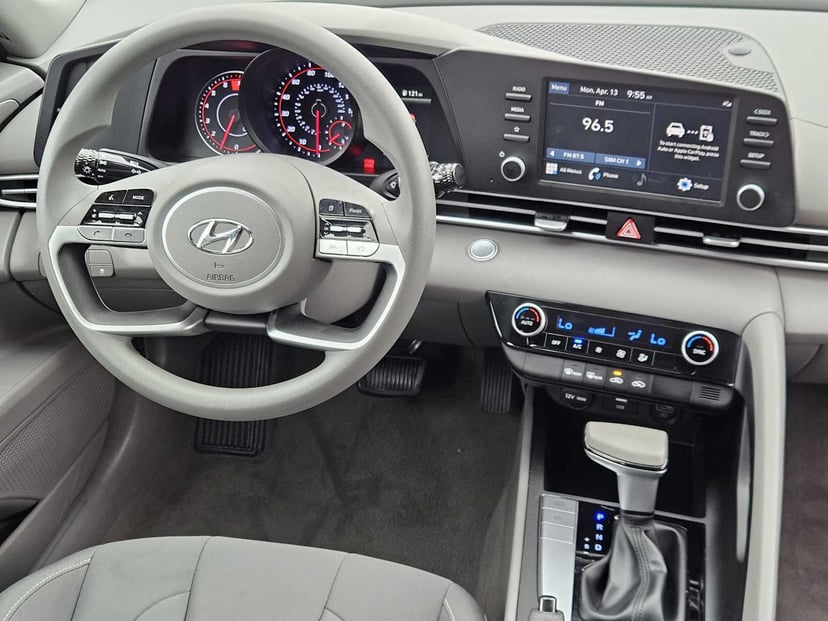 2023 Hyundai Elantra - Image 24