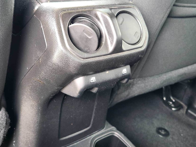 2020 Jeep Gladiator - Image 29