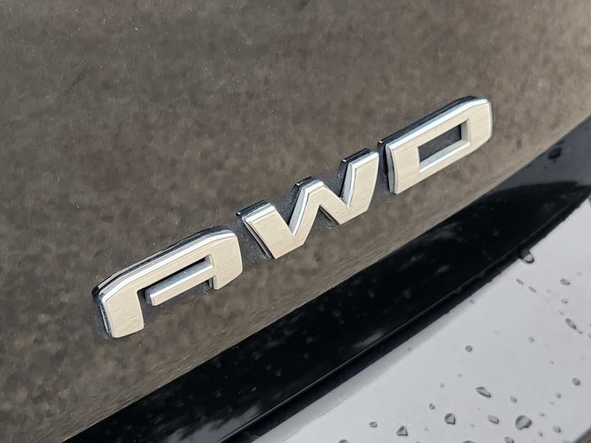 2023 GMC Terrain - Image 11