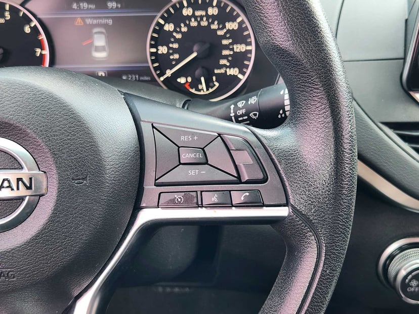 2019 Nissan Altima - Image 28