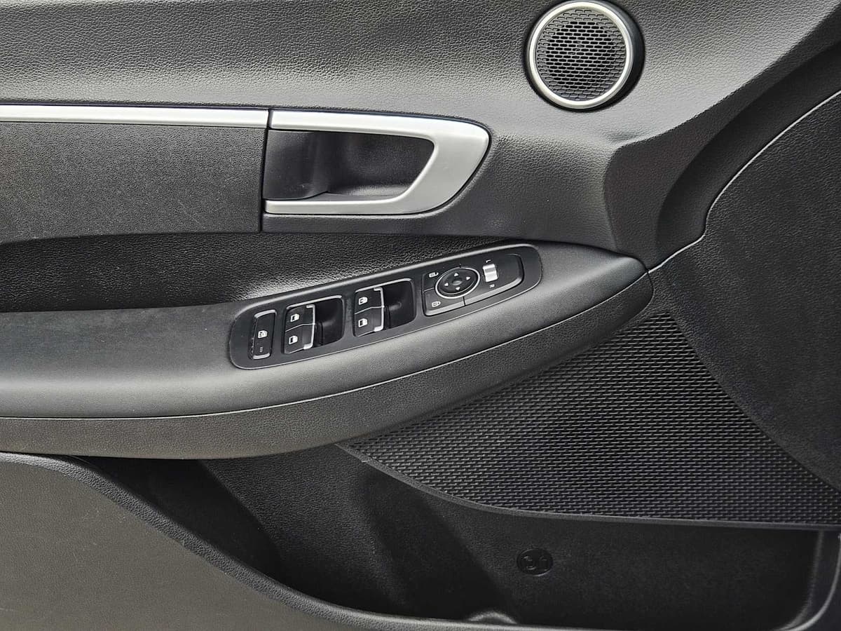 2021 Hyundai Sonata - Image 21