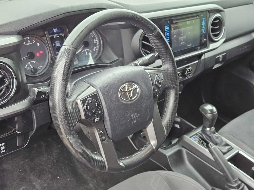 2016 Toyota Tacoma - Image 2