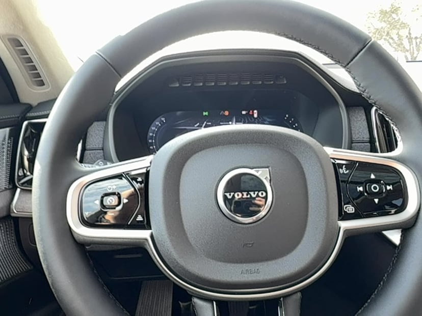 2026 Volvo XC90 - Image 16