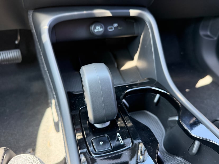 2026 Volvo EX40 - Image 13
