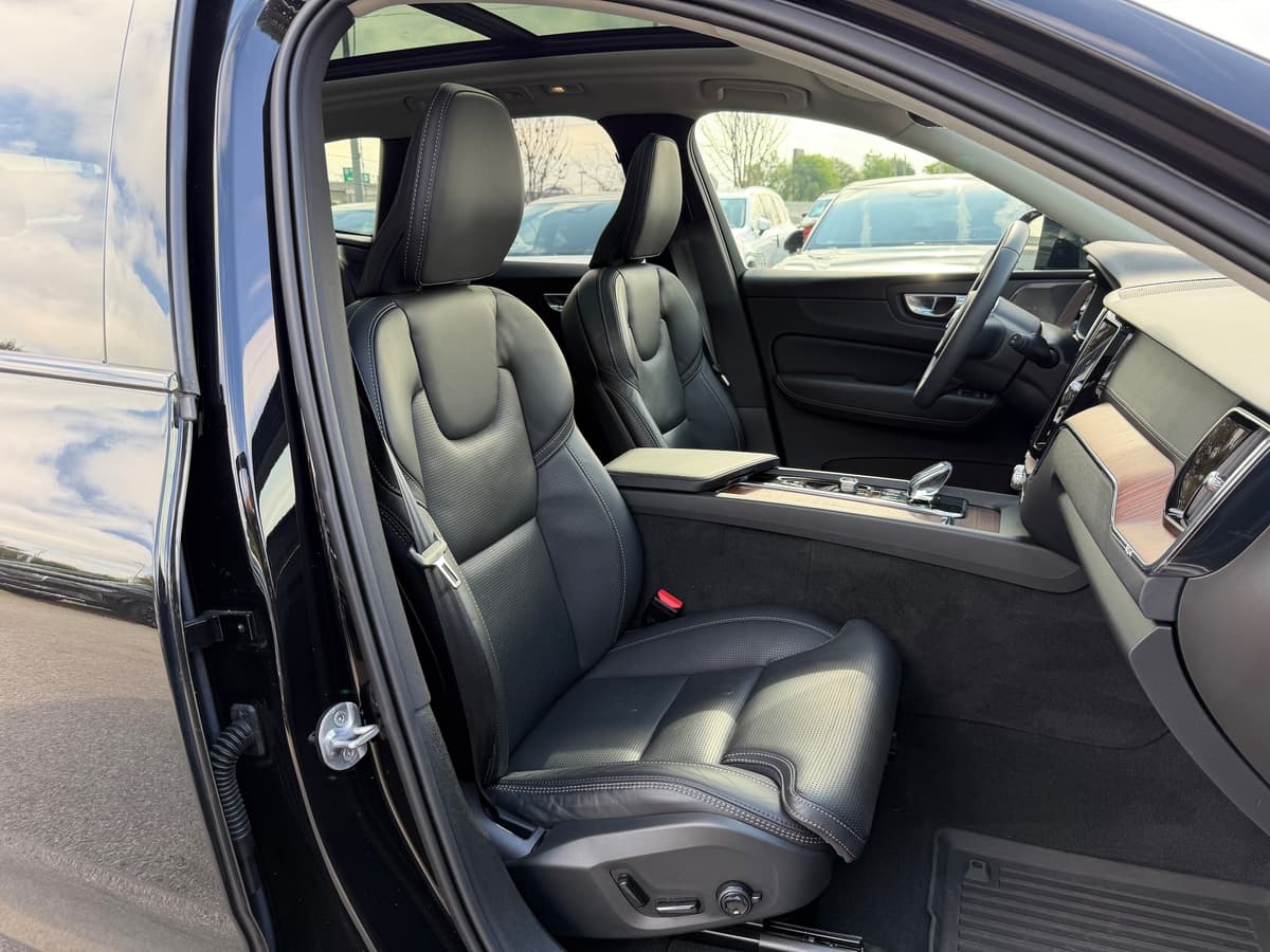 2024 Volvo XC60 - Image 10