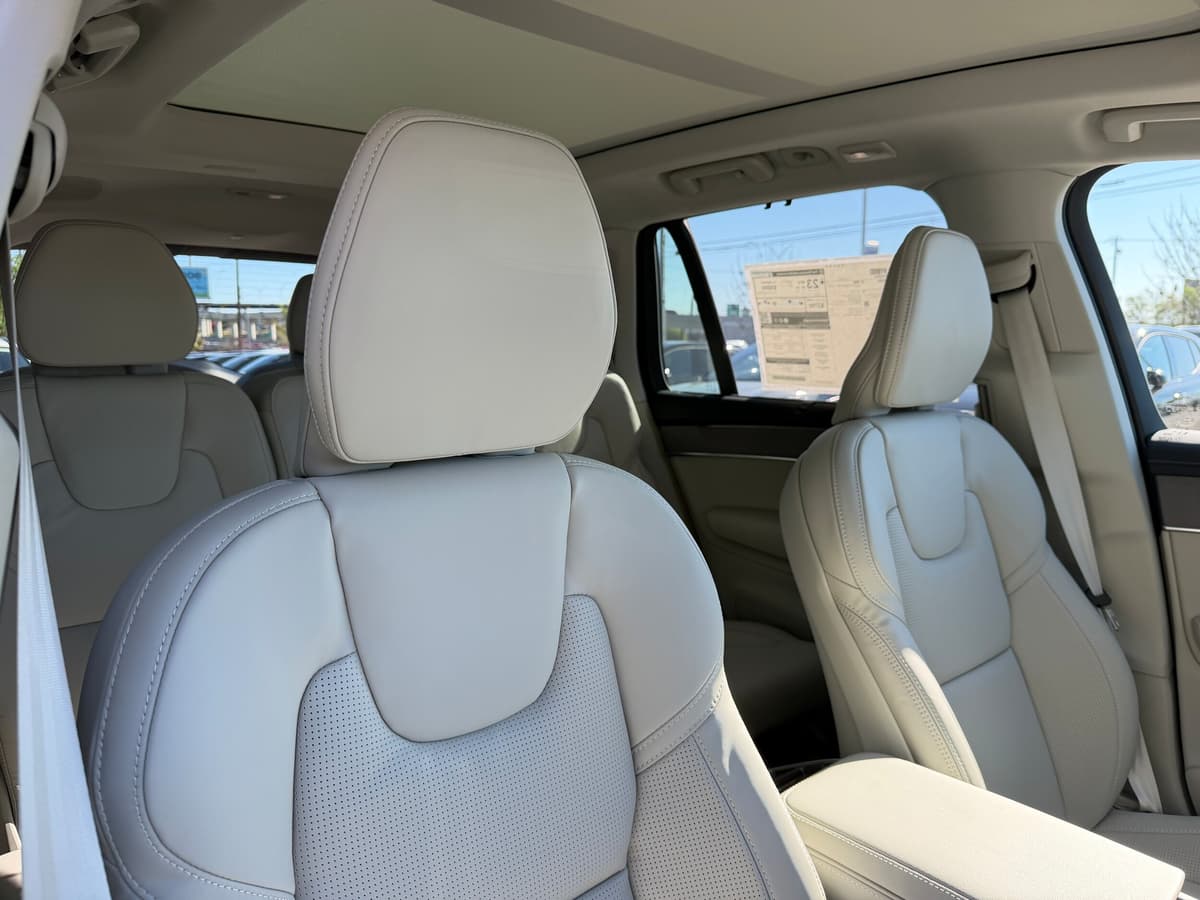 2026 Volvo XC90 - Image 9