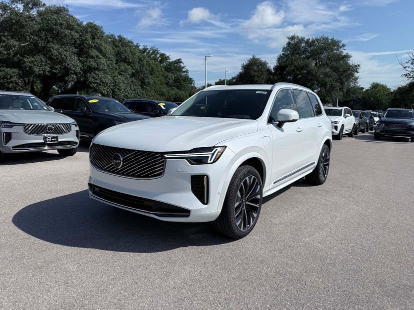 2026 Volvo XC90 plug-in hybrid - Image 1