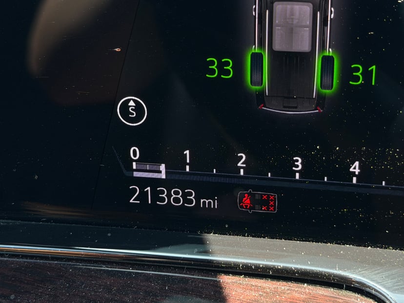 2024 CADILLAC Escalade - Image 20
