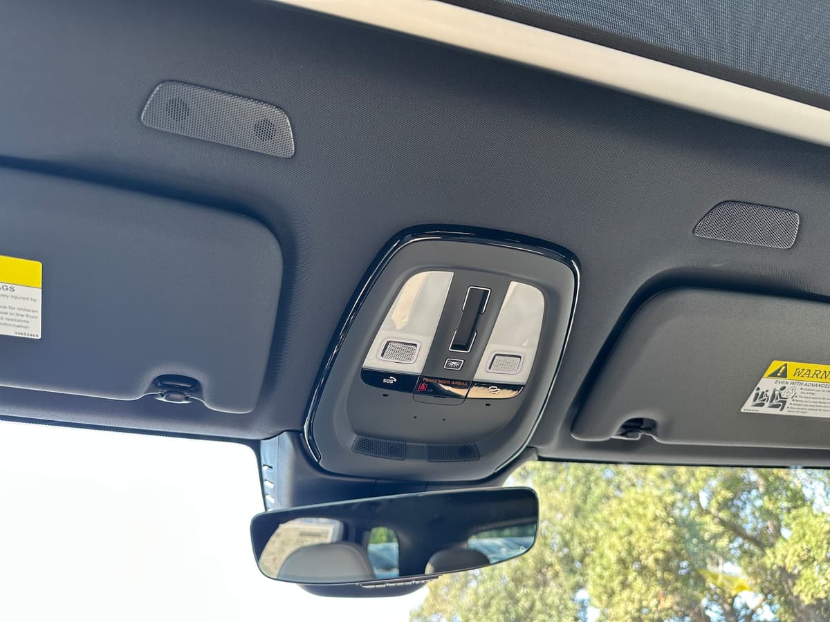 2026 Volvo XC60 - Image 15