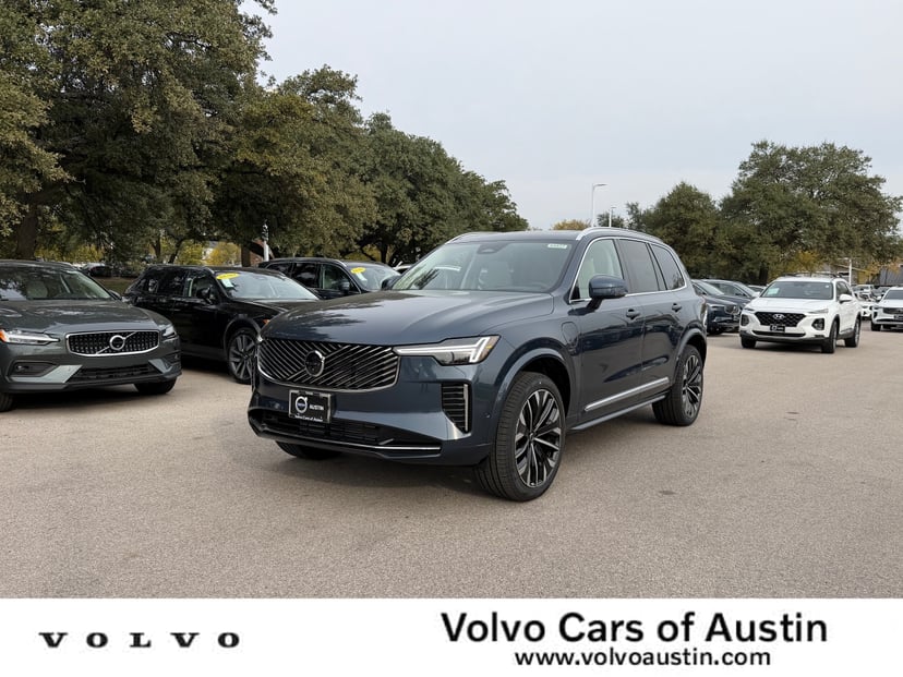 2026 Volvo XC90 plug-in hybrid - Image 2