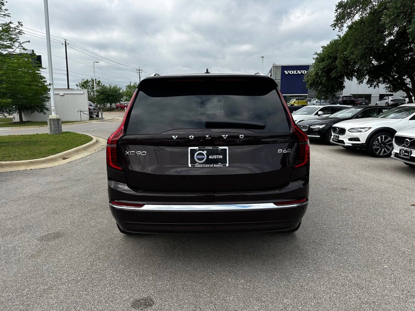 2025 Volvo XC90 - Image 4