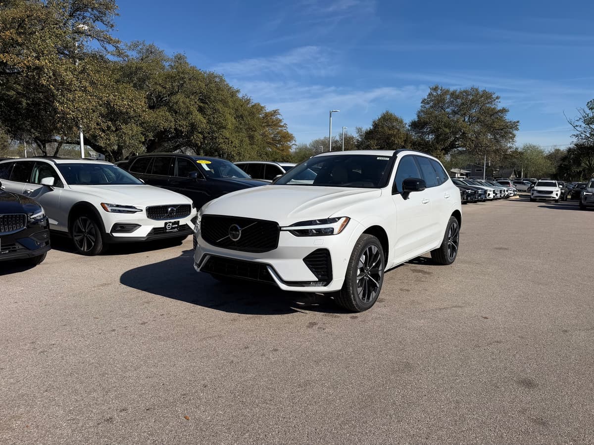 2026 Volvo XC60 - Image 2