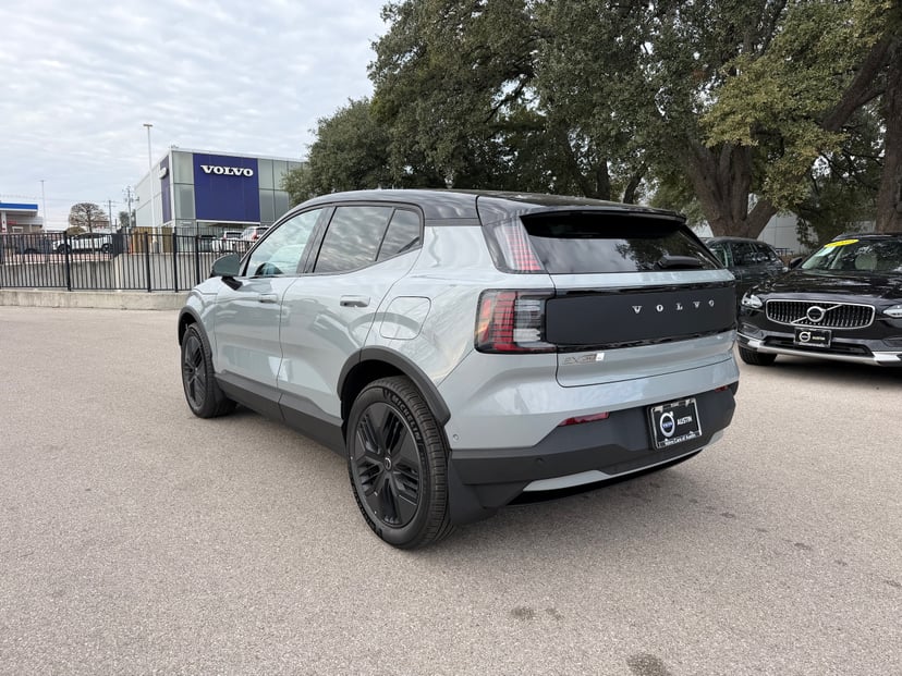 2026 Volvo EX30 Cross Country - Image 2