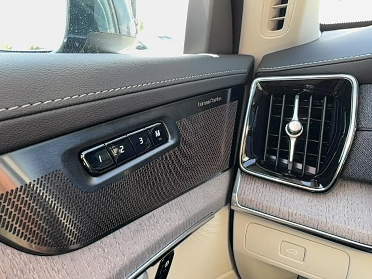 2026 Volvo XC90 - Image 19